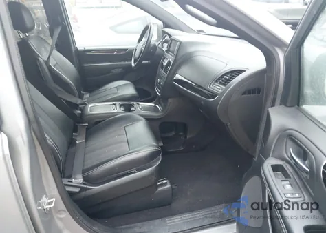 2015 Chrysler Town & Country S z USA, uszkodzony, nr VIN 2C4RC1HG4FR602968